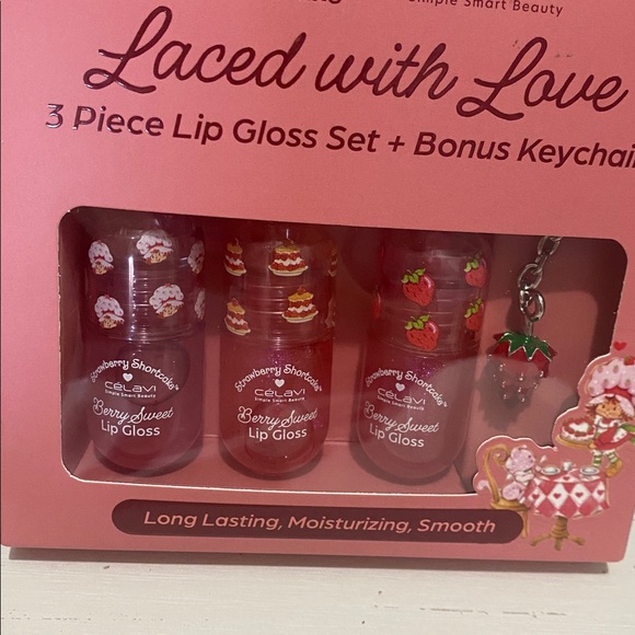 Strawberry Shortcake Lip Gloss Set and Keychain - Picture 5 of 7